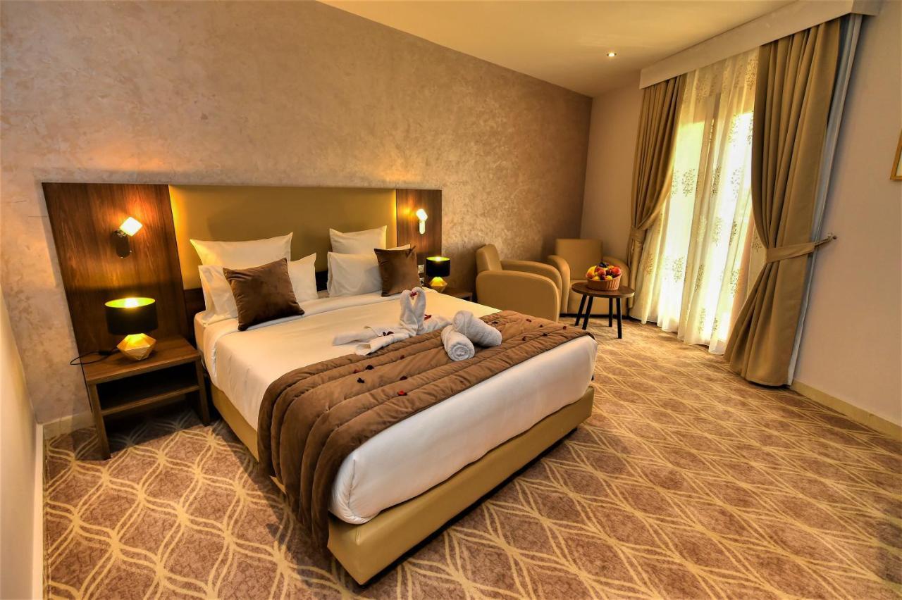 MF Hotel Oran Bir El Djir Buitenkant foto